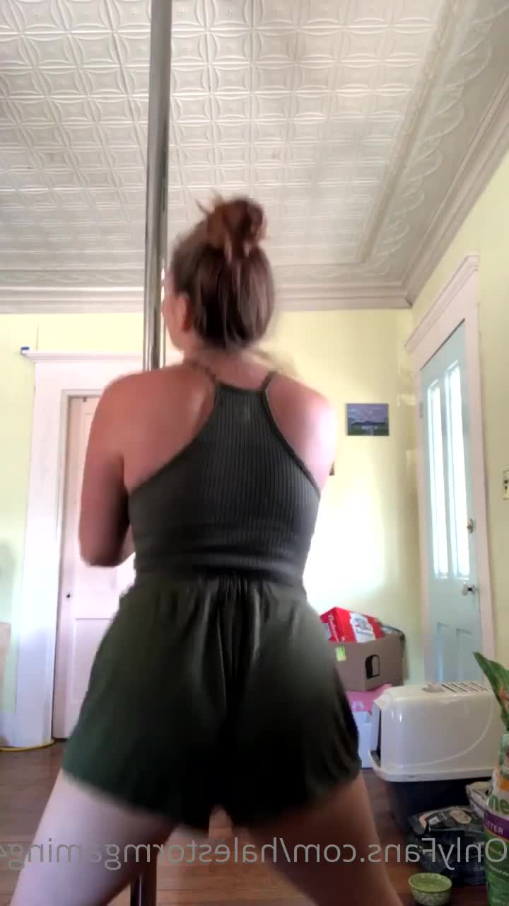 Haley Perkins [ halestormgaming420 ] - I want you to pull the rest off 😘 - ePornLeak