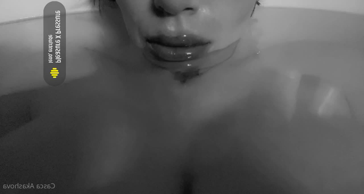 Casca Akashova [ cascaakashova ] - Good afternoon   Would you shower with me