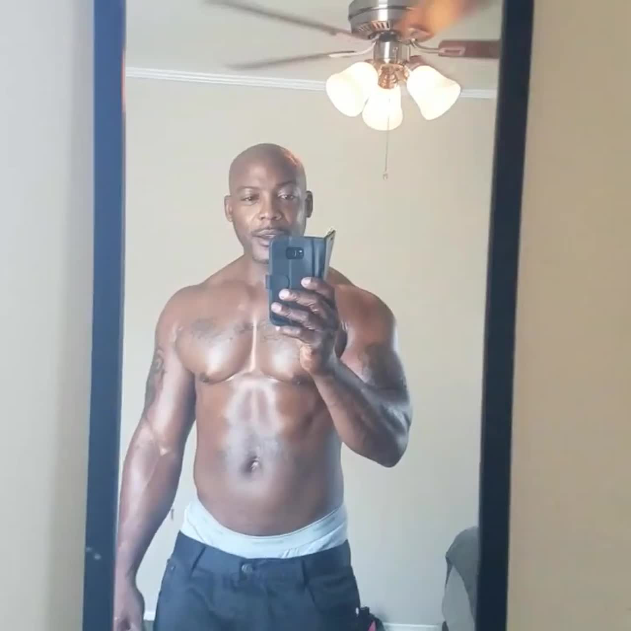 Nat Turnher [ natturnher ] - Holidays make me happy 🥰