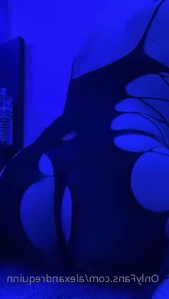 Alex Quinn [ alexquinnv ] - Te espero para darnos un baño juntos - ePornLeak