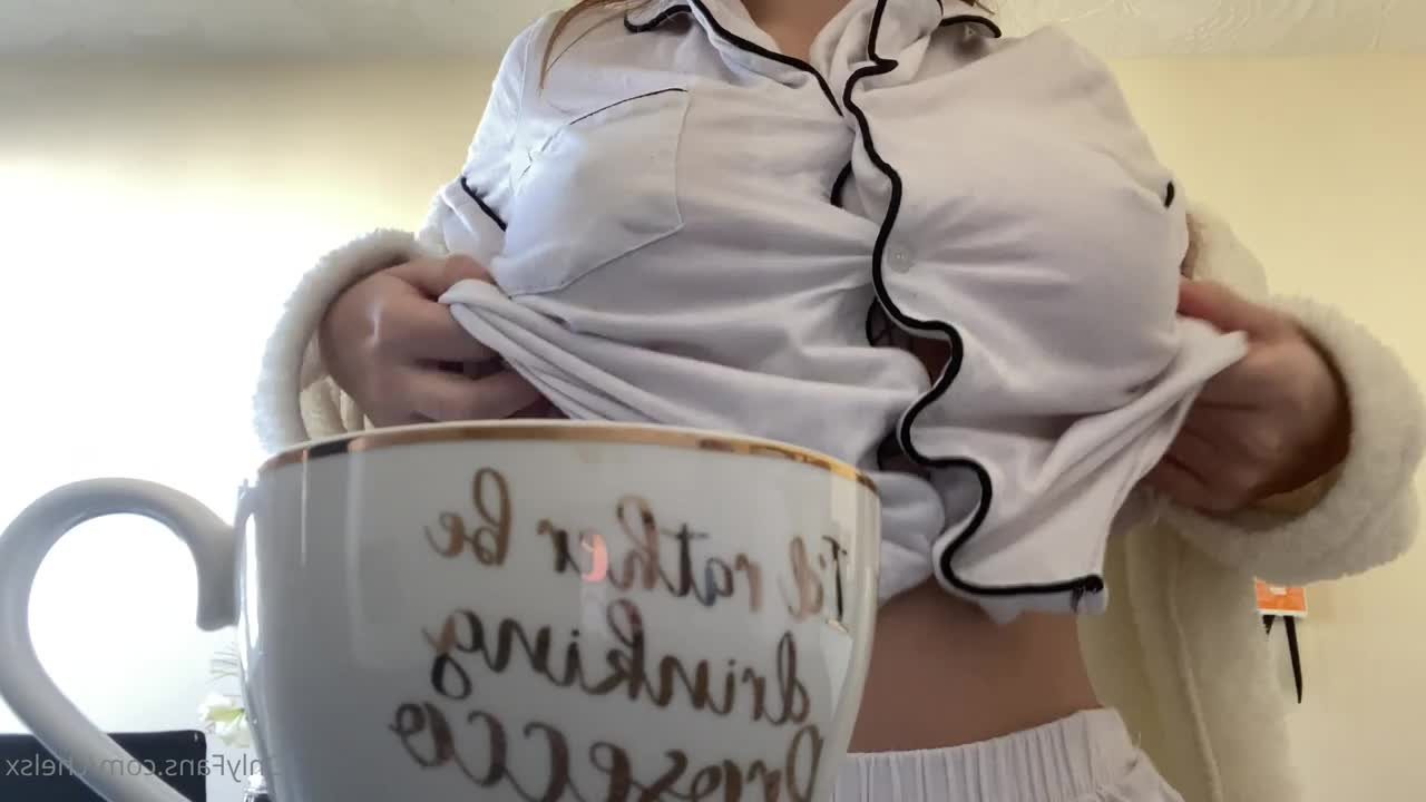 CHELS - NEWLY SINGLE👅 [ chelsx ] - ⚠️ Don’t open that DM in front of the fam.. things got DIRTY