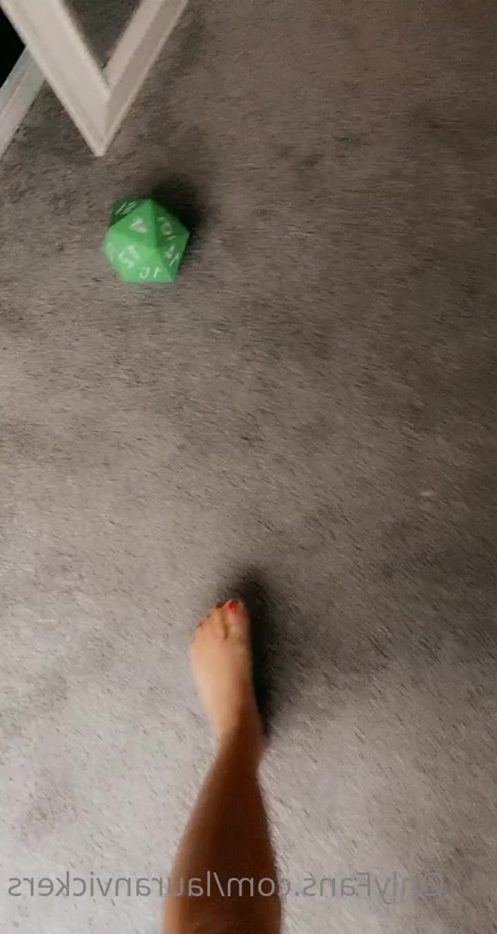 Mommy Lauran Vickers 💕 VIP [ lauranvickers ] - Took some cum on the chin