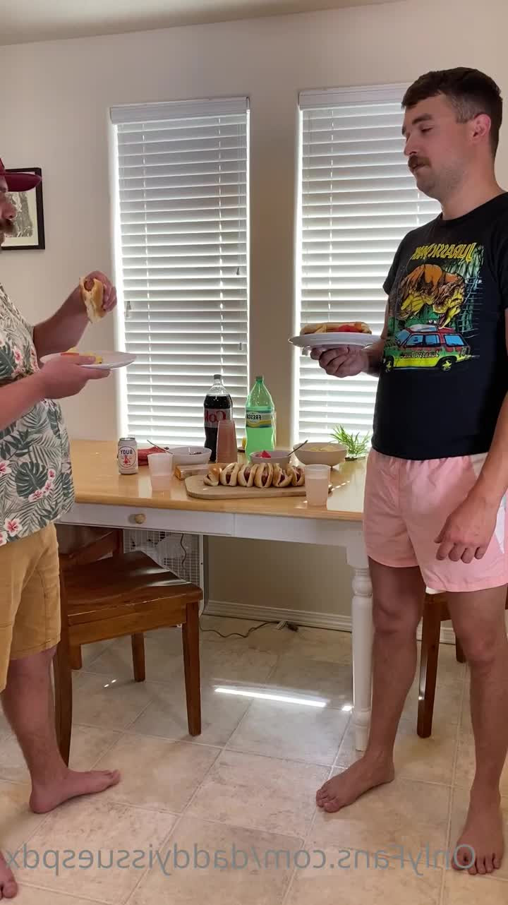 DaddyIssues [ daddyissuespdx ] - if u haven't seen my HUGE cumpilation yet 👀 ur missing out, DM me