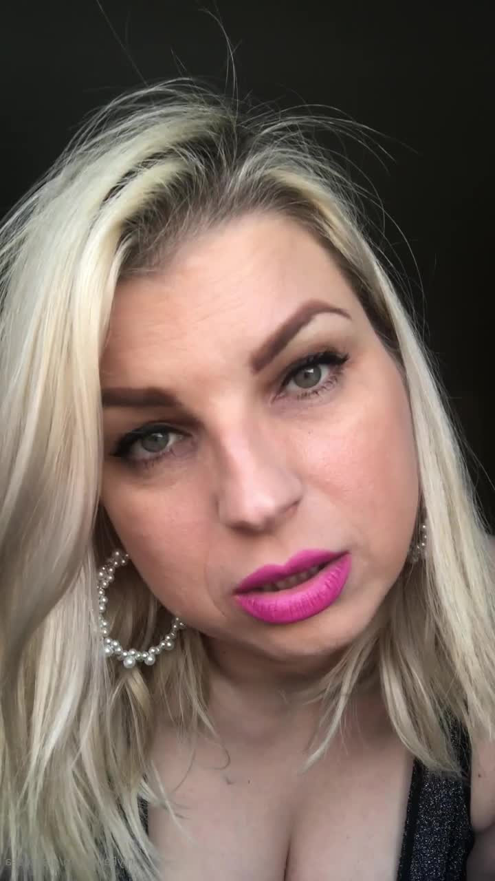 giantessa789 - Sorry been a little Mia I will be getting new stuff soon  Just got