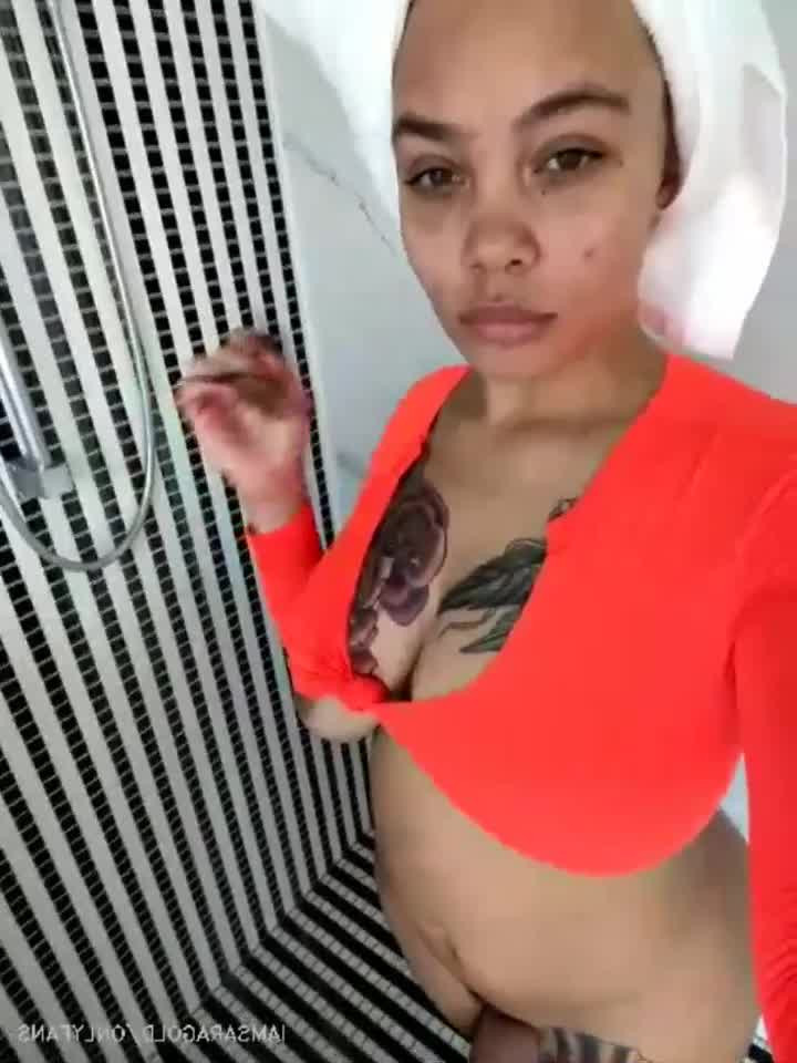 SaraGold ✨✨✨✨ [ iamsaragold ] - A hot bitch  nellabell