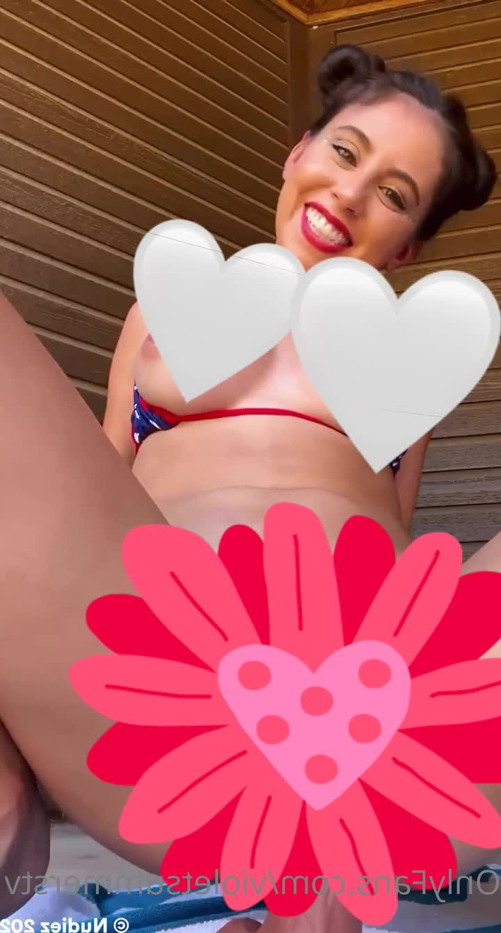 Violet Summers [ violetsummerstv ] - Look out for a post tonight 😘😏   I'll also be getting to my