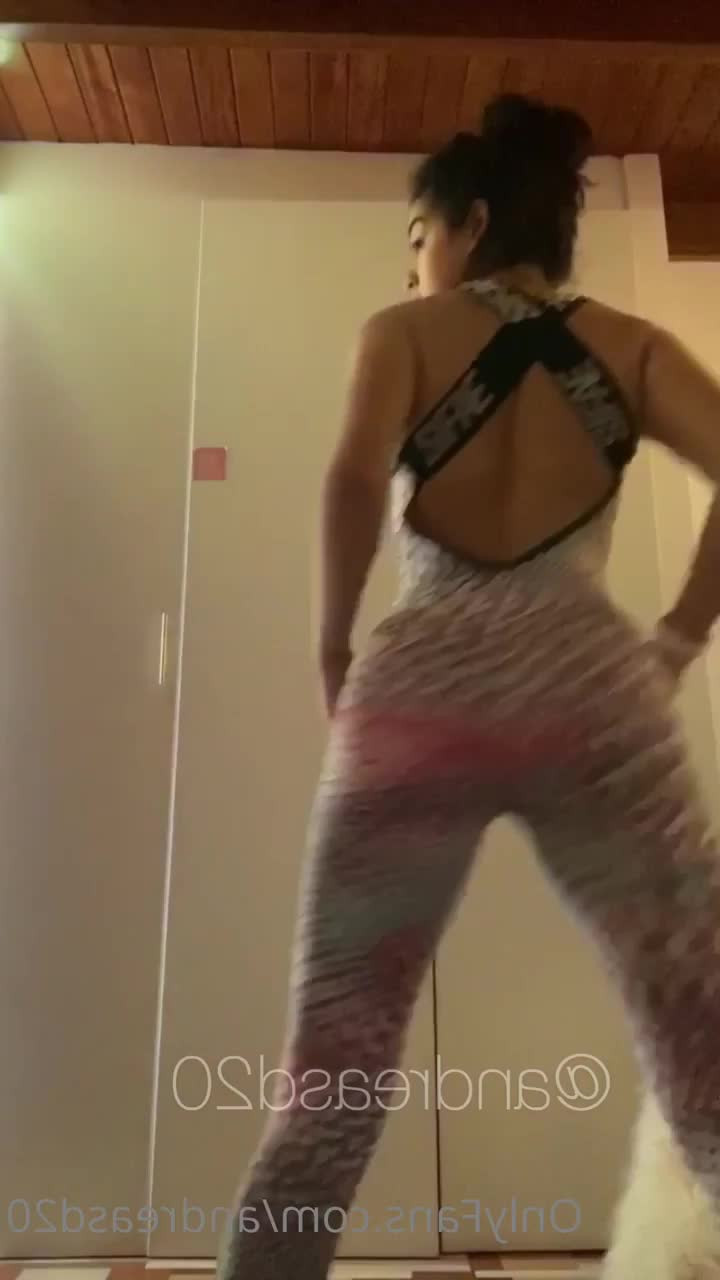 andreasd20 - This is for you if you like feet or legs  Last summer I went to the