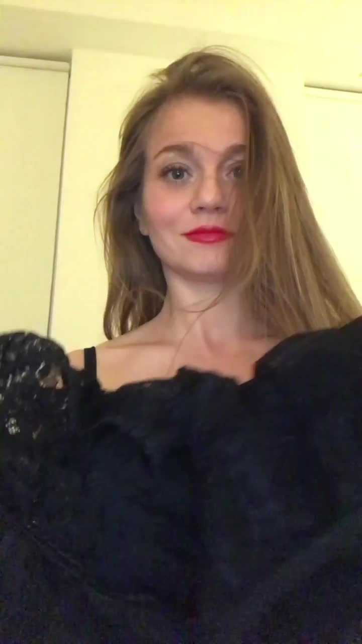 Rita Faltoyano® [ rita_faltoyano1 ] - Aren’t I just a cutie pie? 😍💖 I bet your thinkin about suckin - ePornLeak