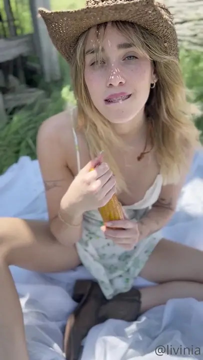 Cowgirl Livinia Roberts Masturbates Outdoors With A Corncob