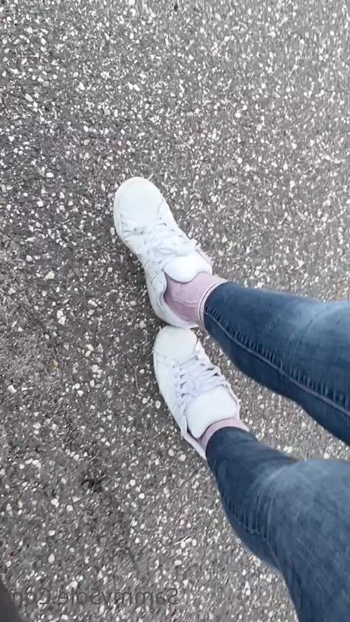 Sammy Sole [ sammysole ] - Just laying in bed....naked! 💋💋 - ePornLeak