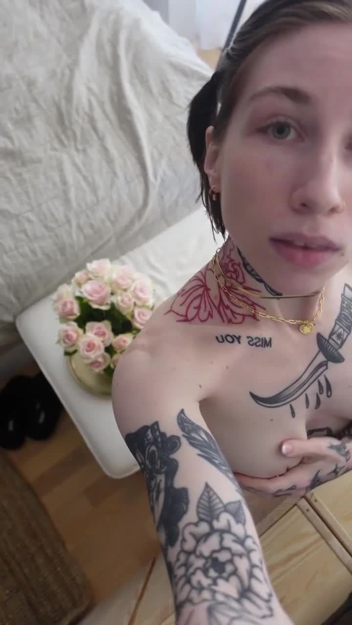 Sophie 👼🏻 [ inkedsophiie ] - send if I m hotter than ur gf