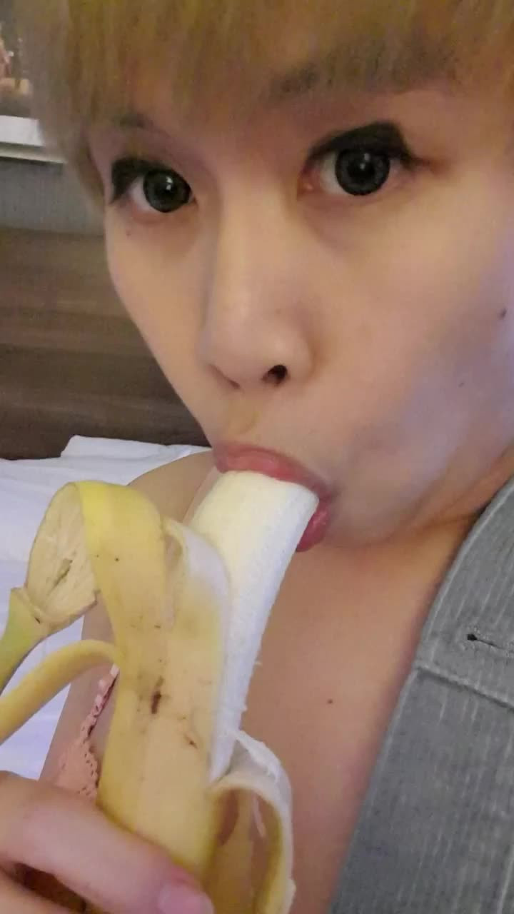 Bella Adrianna [ itsbellaadrianna ] - Good lift! Lunch time! 🐂