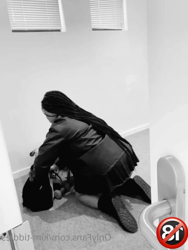 Kim Tiddies [ kim-tiddies ] - Do you want a handful - ePornLeak