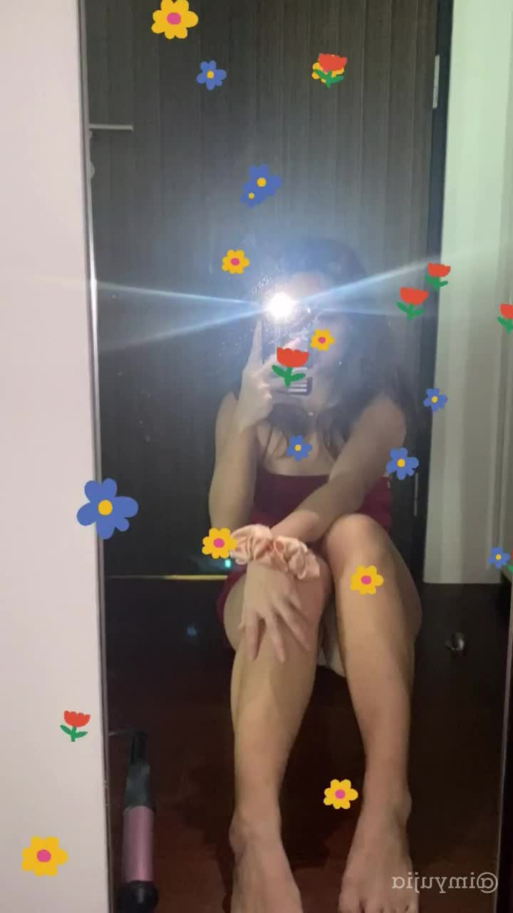 Baby Yujia [ imyujia ] - Qué crees que deberíamos beber esta noche