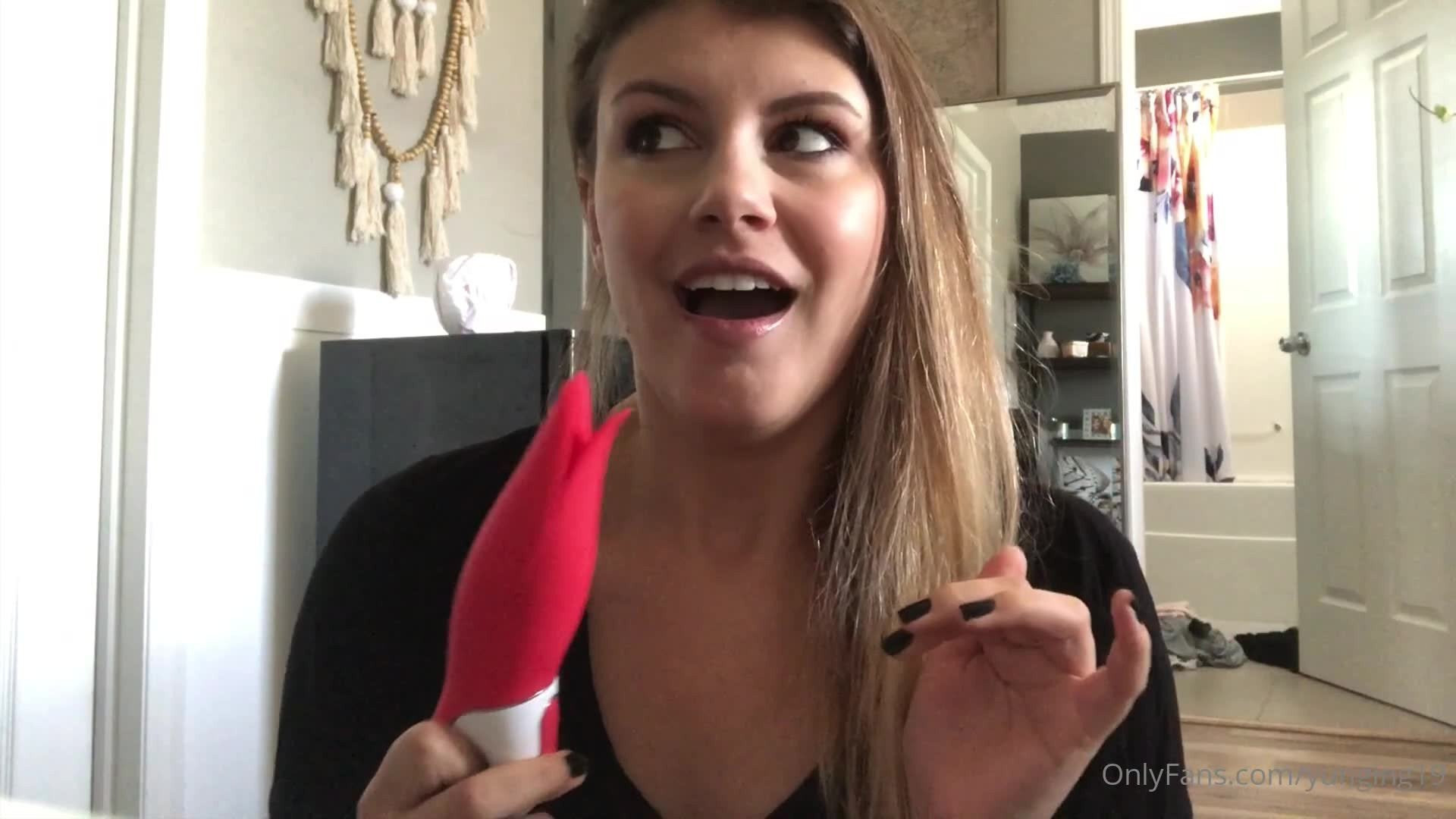 Ashley Elizabeth [ yunging19 ] - i'd love to spread them for u daddy 😋