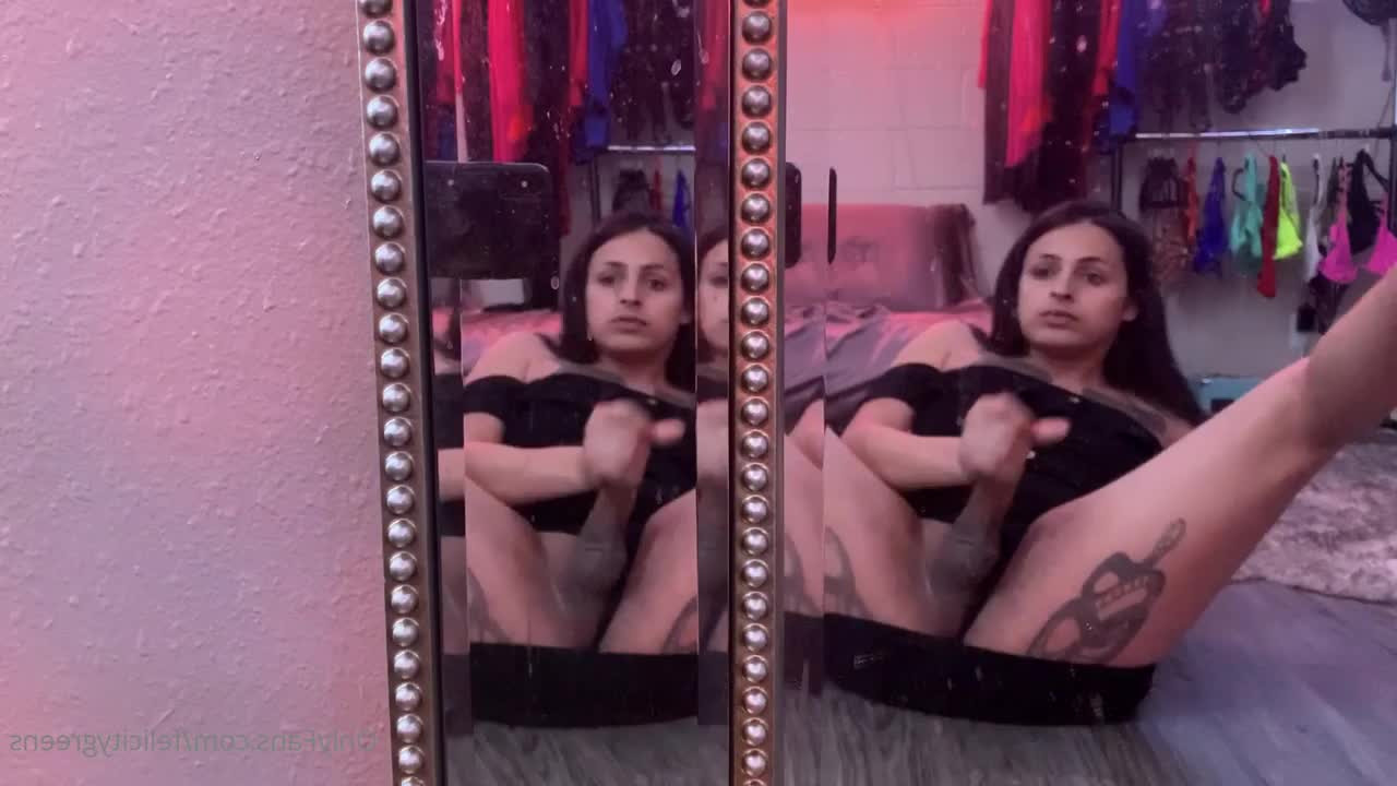 TS Felicity Fox [ thefelicityfox ] - Comment what you wanna see more of 💞