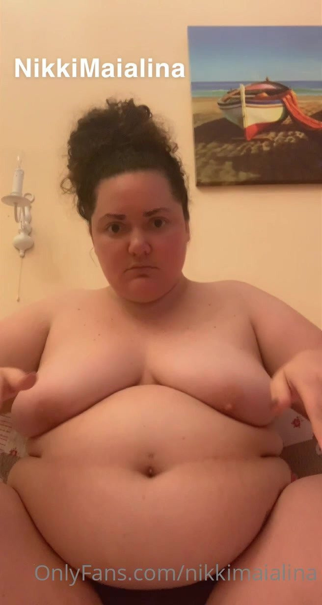 Nikki Maialina [ nikkimaialina ] - Walking near the lake, I love nature and the sound of the waves! - ePornLeak