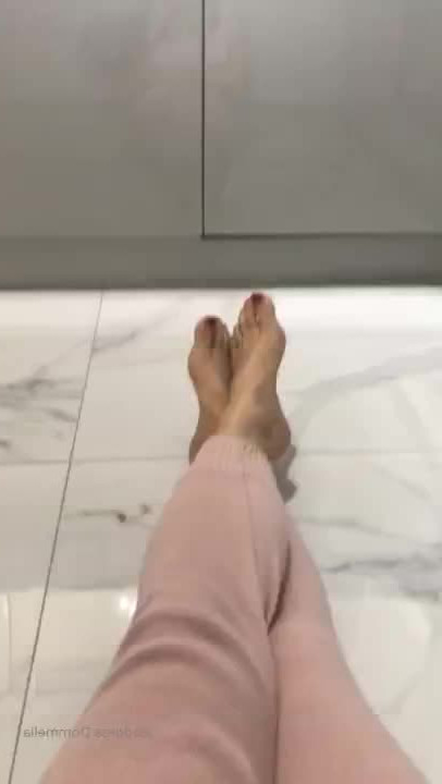 DOMMELIA [ goddessdommelia ] - Want to see how good I am with my mouth - ePornLeak