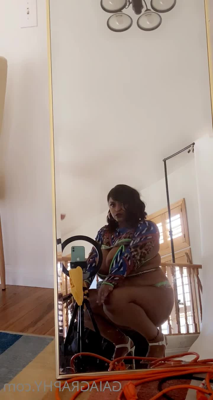 IGs: autoGAIAGRAPHY [ professor_gaia ] - Close up and naughty! 😝 - ePornLeak