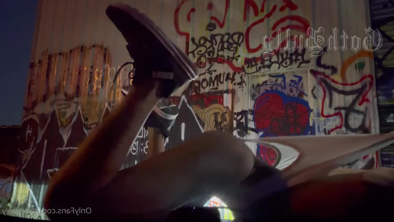 Goth Bully [ gothbully ] - Lass mich dich im Chat verführen