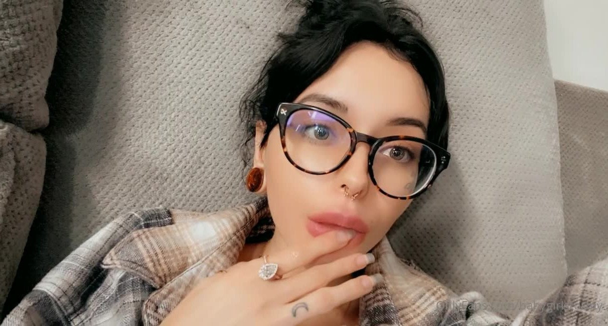 Stormy Summers (sixginn) [ babygirlstormy ] - Holi a quien le gustan mis trencitas 😏