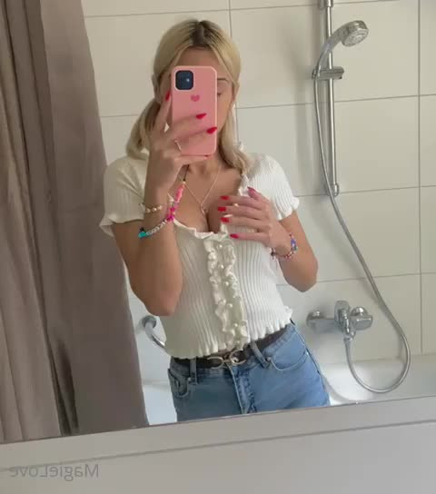 🟢🎀 MagieLove French 18 - Sexy Student [ magielove ] - Feeling tittylicious this morning