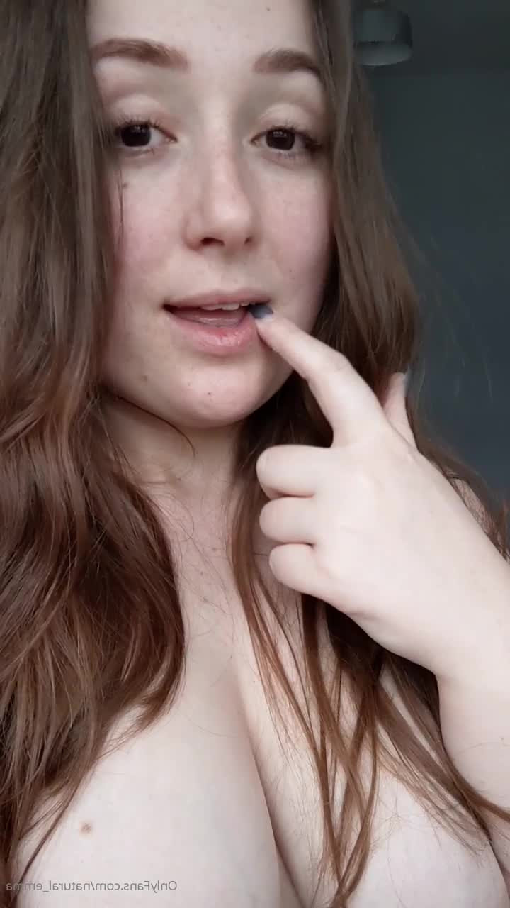 Natural_Emma_ - What can you understand about the photo? Describe me, what I'm like