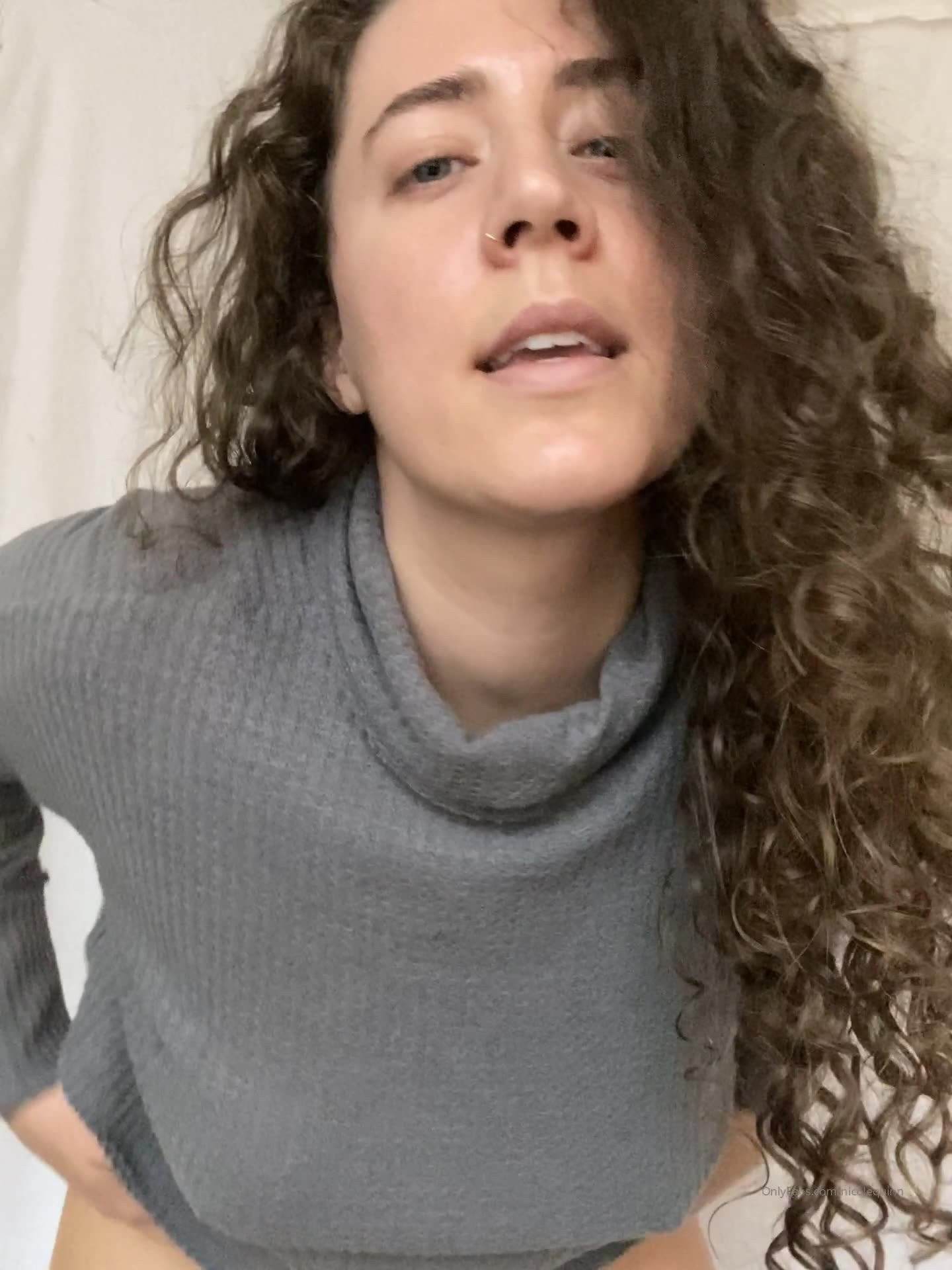 Nicole Quinn [ nicolequinn ] - We love a good booty bounce   DM for the full video