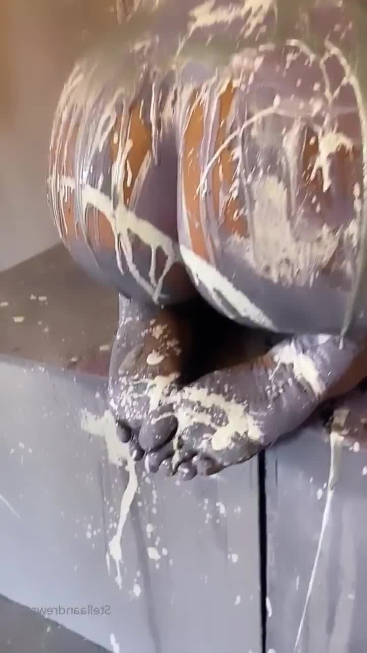 Stella Andrews [ freestellaandrewsss ] - Love being eaten in this position 🤤