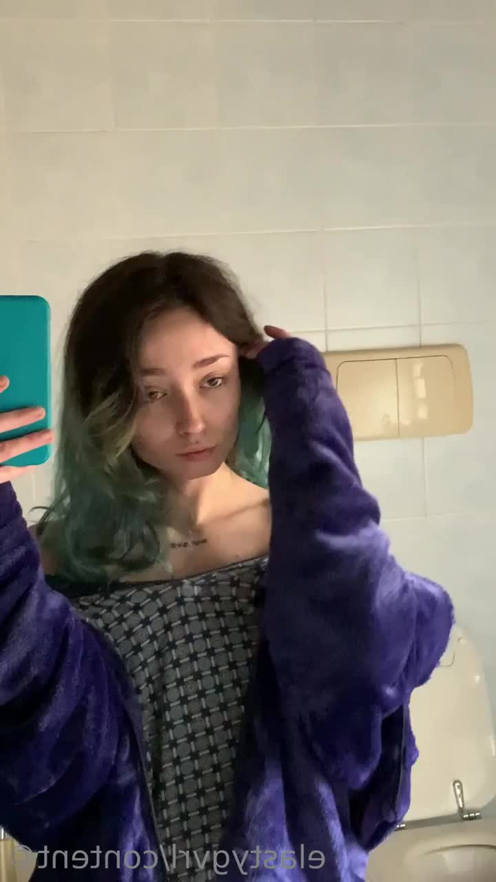 Nene [ elastygvrl ] - Esta secretaria empezando a calentarse   This secretary starting to