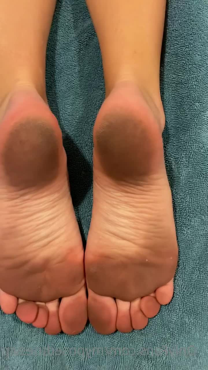 Brooke Jones [ myposedtoesvip ] - I love this new black dress with pink highlights