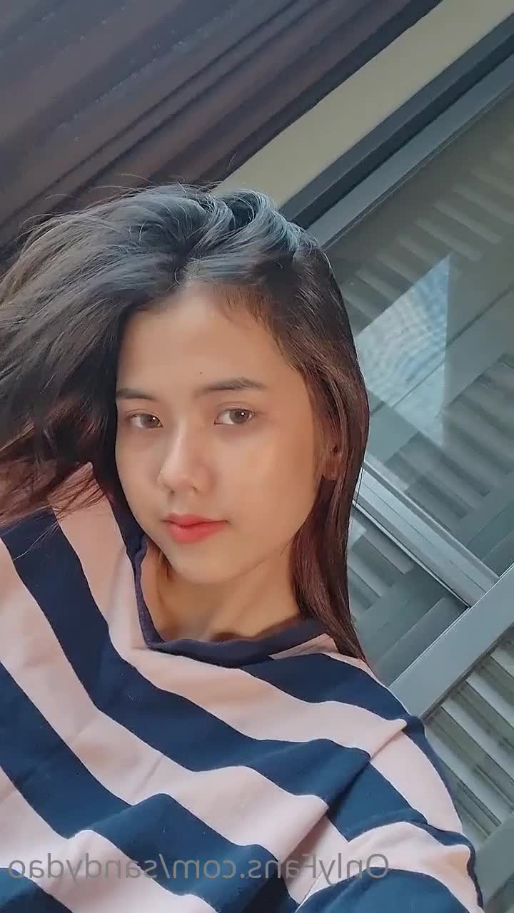 Sandy 🌴 [ sandydao ] - maybe that wasn t an earthquake before and was just me shaking my ass