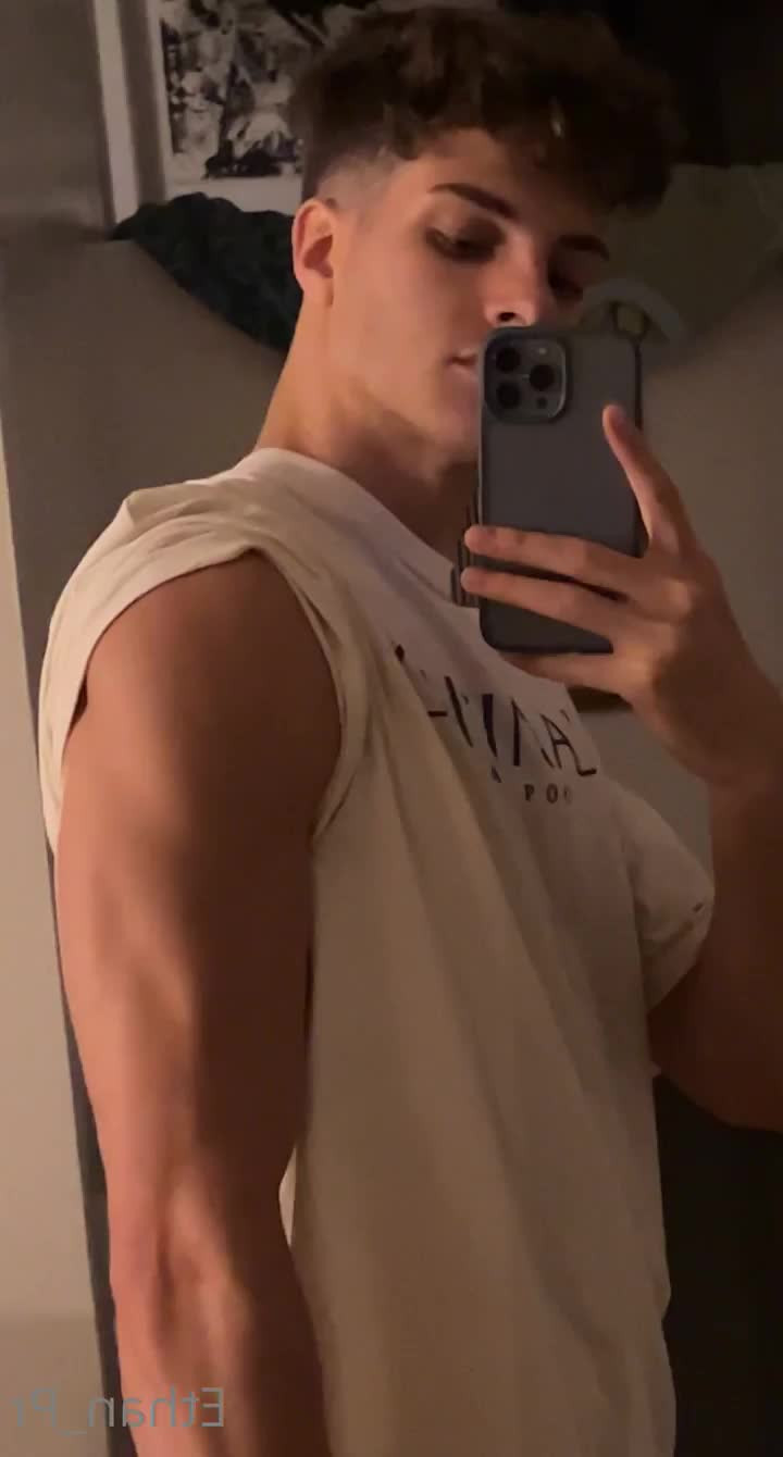 Ethan P [ ethan_pr ] - PAINT ME DADDY 😈