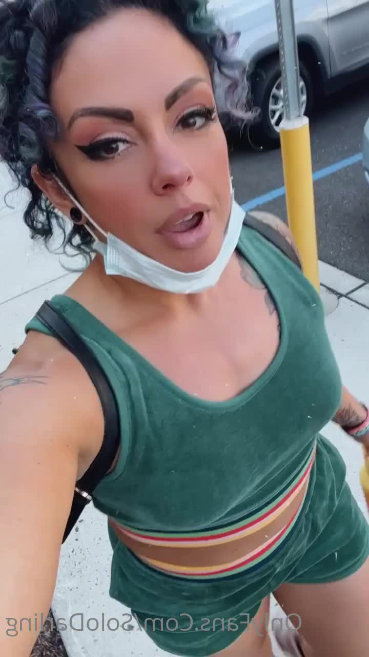Solo Darling [ solodarling ] - My booty says happy Monday! Man my storage space operation should be