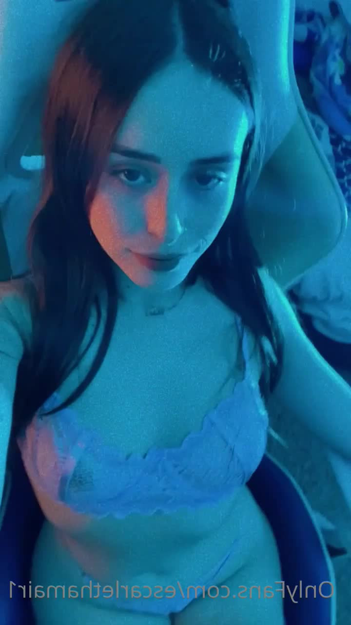 Escarleth Palacios [ escarlethamair1 ] - Mis tetitas están más grandes