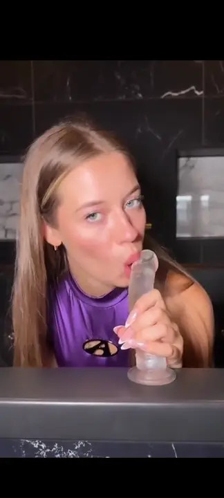 Viktoriakpa Practices Blowjob With A Dildo
