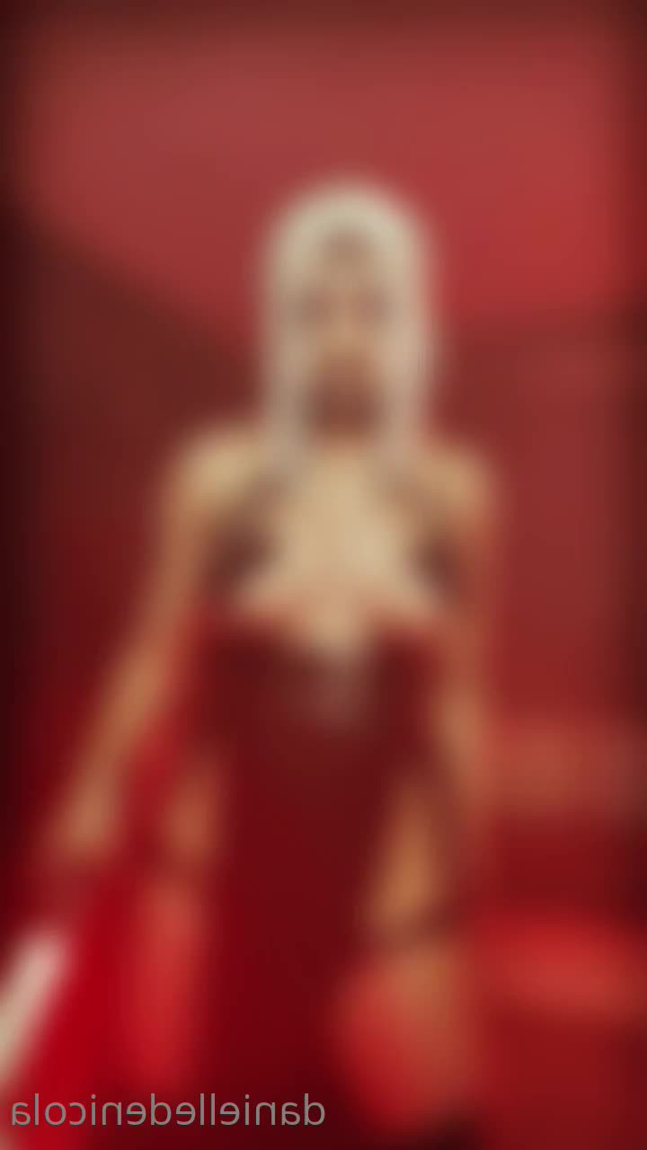 Danielle DeNicola [ danielledenicola ] - Would you like to drink this milk - ePornLeak