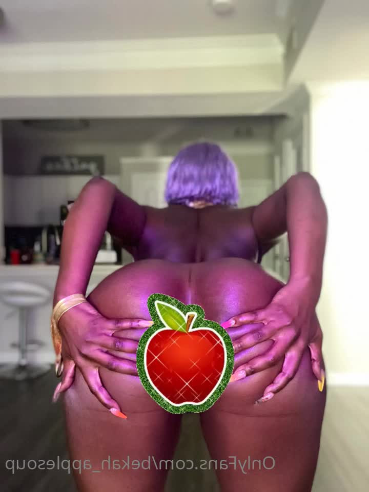 bekah_applesoup - day 69 of quarantine with big brother - ePornLeak