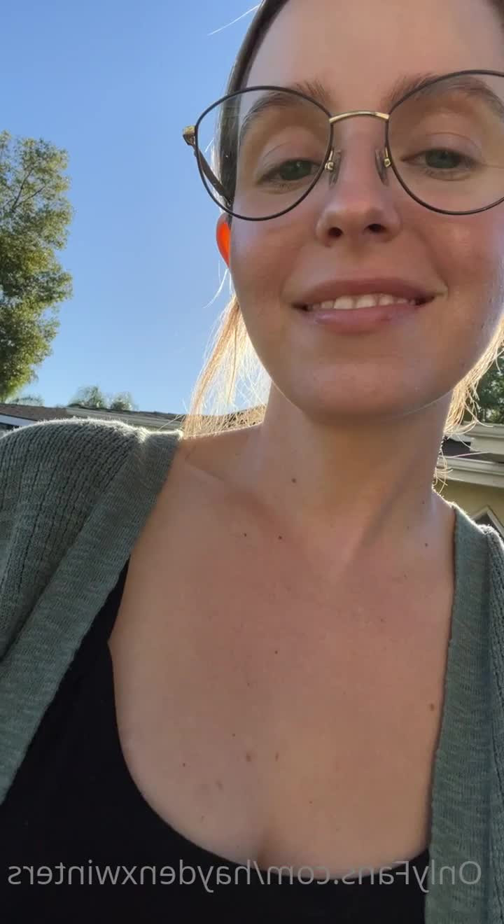 haydenxwinters - A ustedes como les gusta dormir? Con ropa o sin ropa ?