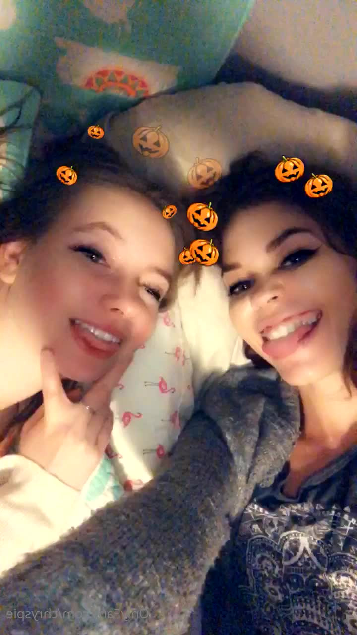 Chrys [ chryspie ] - Ven y chupame la verga  luego te sientas en ella - ePornLeak