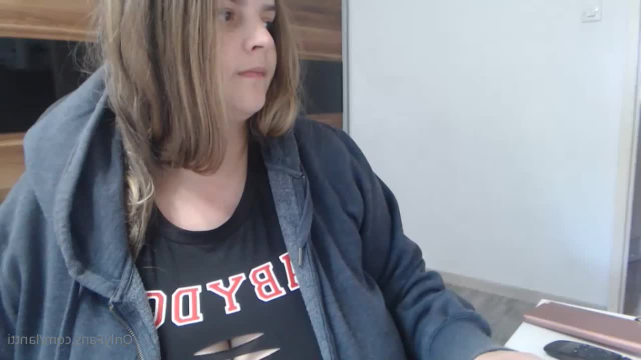 Lantti - 🎀 I will be live today only on 🔥 chaturbate.com/Theekimbella