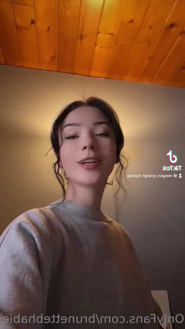 Megan [ brunettebhabie ] - good morning babe☀️ check out my story for details about my