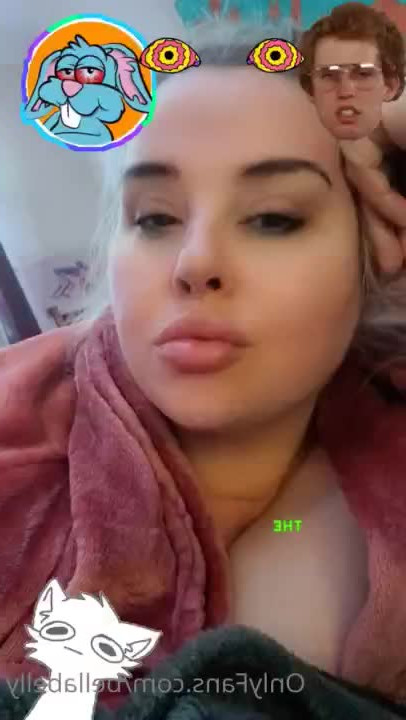 bellabelly - Mood: Hot and unbothered.