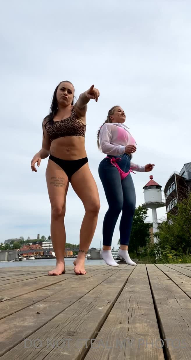 🥇 🅻🅾🆃🆃🅴 🅽🅸🅽🅹🅰 🇳🇴 [ fitfager ] - I am slowly getting naked because I want to do something 😌 - ePornLeak