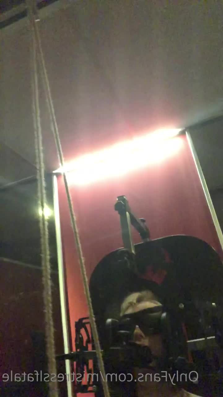 Lady Fatale - 😈 The men-destroyer [ mistresslfatale ] - How fast do you think you can undress me