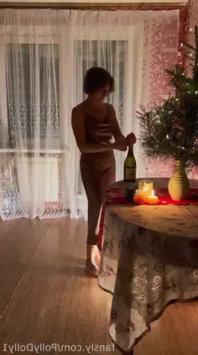 PollyDolly1 - My bra barely fits me  is here someone to help me - ePornLeak