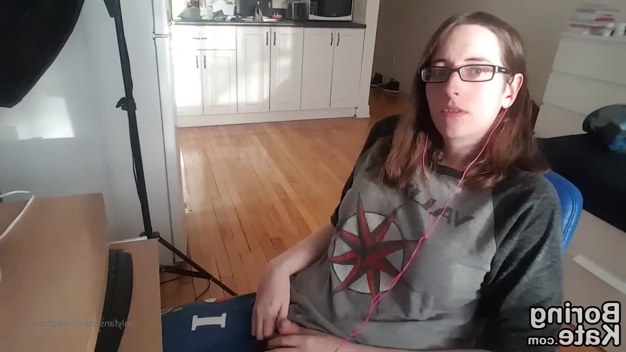 BoringKate - Definitely want to get spanked harder than this