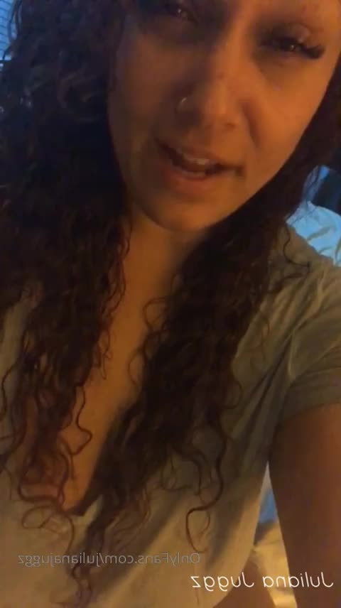 🌺𝙹𝚞𝚕𝚒𝚊𝚗𝚊 𝙹𝚞𝚐𝚐𝚣🥥ᴶᵃᵐᵃⁱᶜᵃ🌴 [ julianajuggz ] - a milf in her natural habitat 🌲