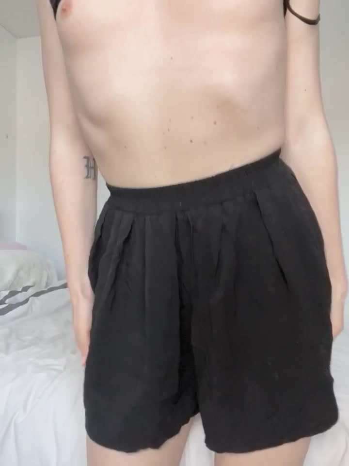 Taylor Maxx [ taylormaxxts ] - Join my paid if you d like to see me drink my juices    ari_berry23