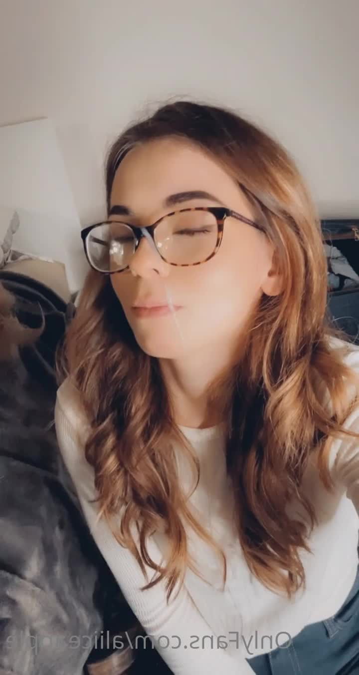 Aliice Apple [ aliiceapple ] - Sᴜʙsᴄʀɪʙᴇ ғᴏʀ ғʀᴇᴇ     HORNIEMOMMYFREE 